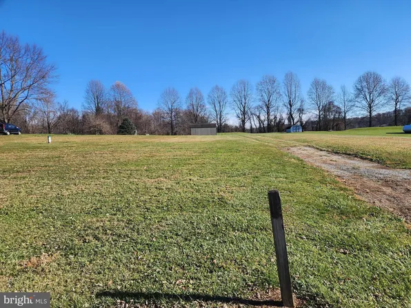 7 Dexter Dr, Windsor, PA 17366