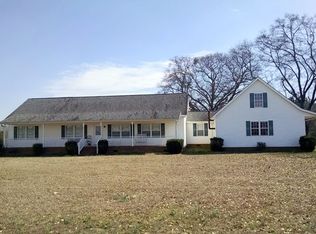 1544 Hook Rd, Donalds, SC 29638