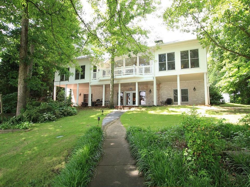 Graceful traditional home overlooking beautiful Lake Oconee.