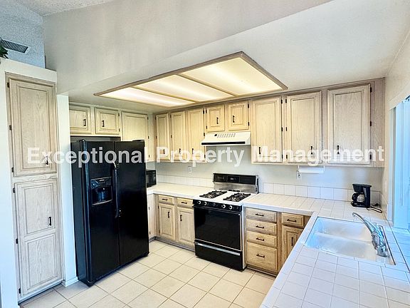5th image of 3032 Chablis Ave