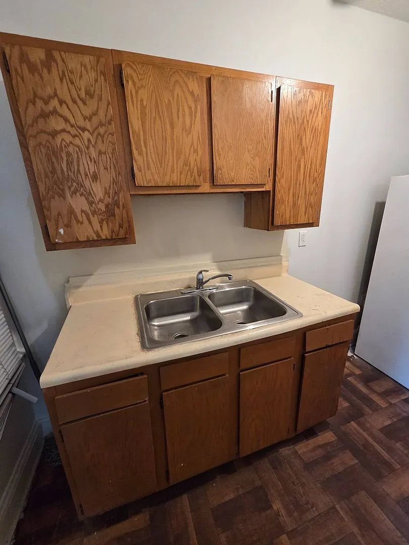 536 E 117th St Cleveland, OH 44108 — Photo 3