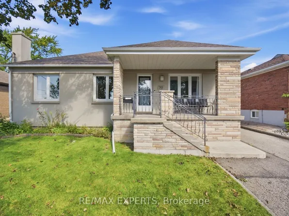 90 Heathrow Dr, Toronto, ON M3M 1X3