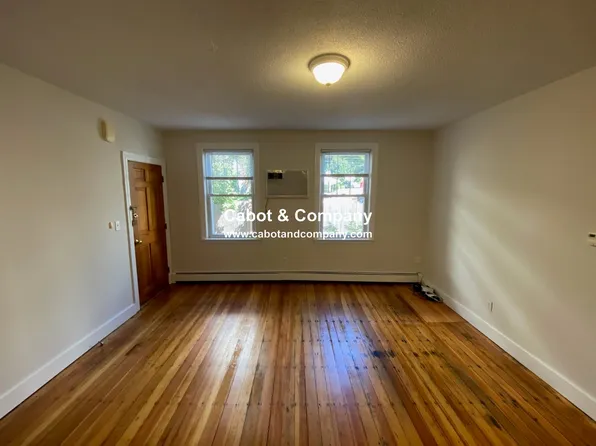 20 Roberts St APT 1, Brookline, MA 02445