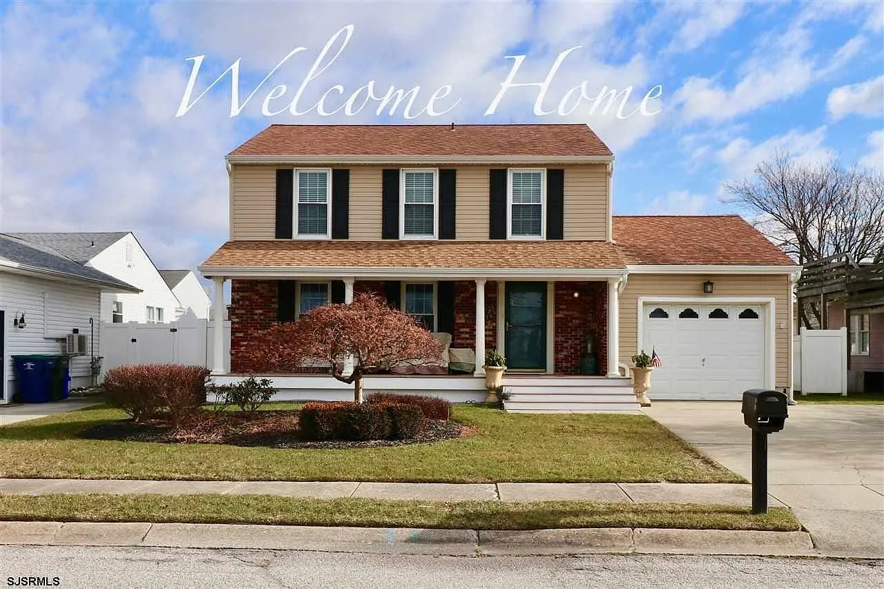 3 bed, 2.5 bath, 2200 sqft, $2,900 — Photo 1