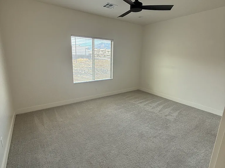276 S 1930 W — Photo 15