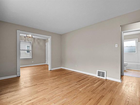 3rd image of 195 Saint Florent Ln