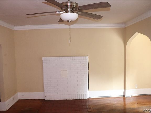 2nd image of 471 Earl Pl Unit A