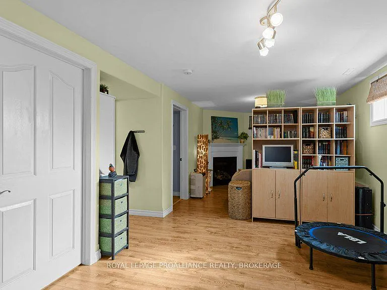 146 Virginia St — Photo 14