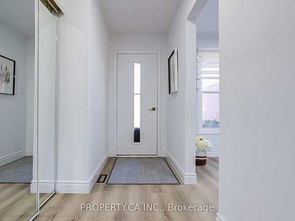 4th image of 24 Ridler Ct