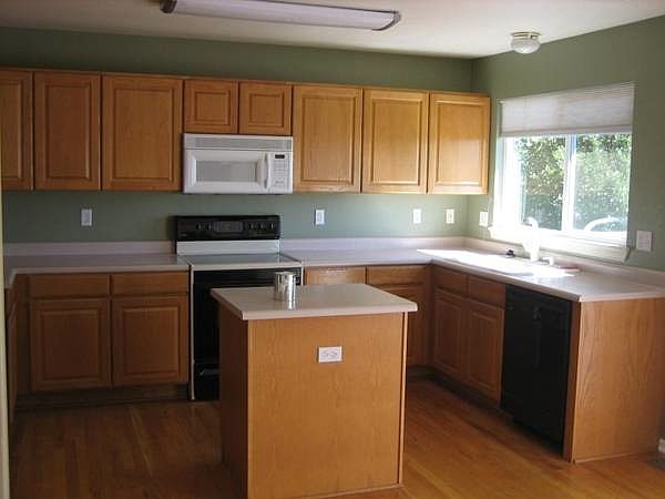 1st image of 17510 Holyoke Ct