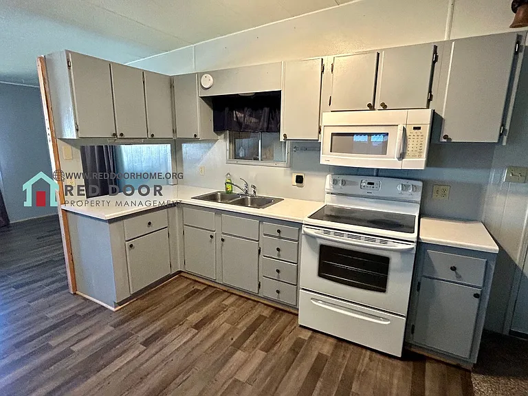 3806 Vigilante Dr — Photo 2