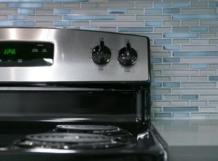 6350 Stoneridge Mall Rd #G111, Pleasanton, CA 94588