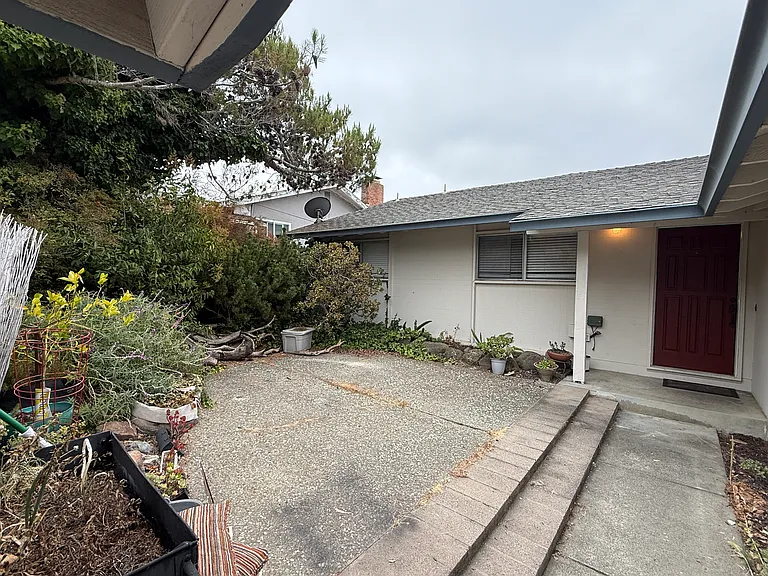 2027 Nina Ct — Photo 2