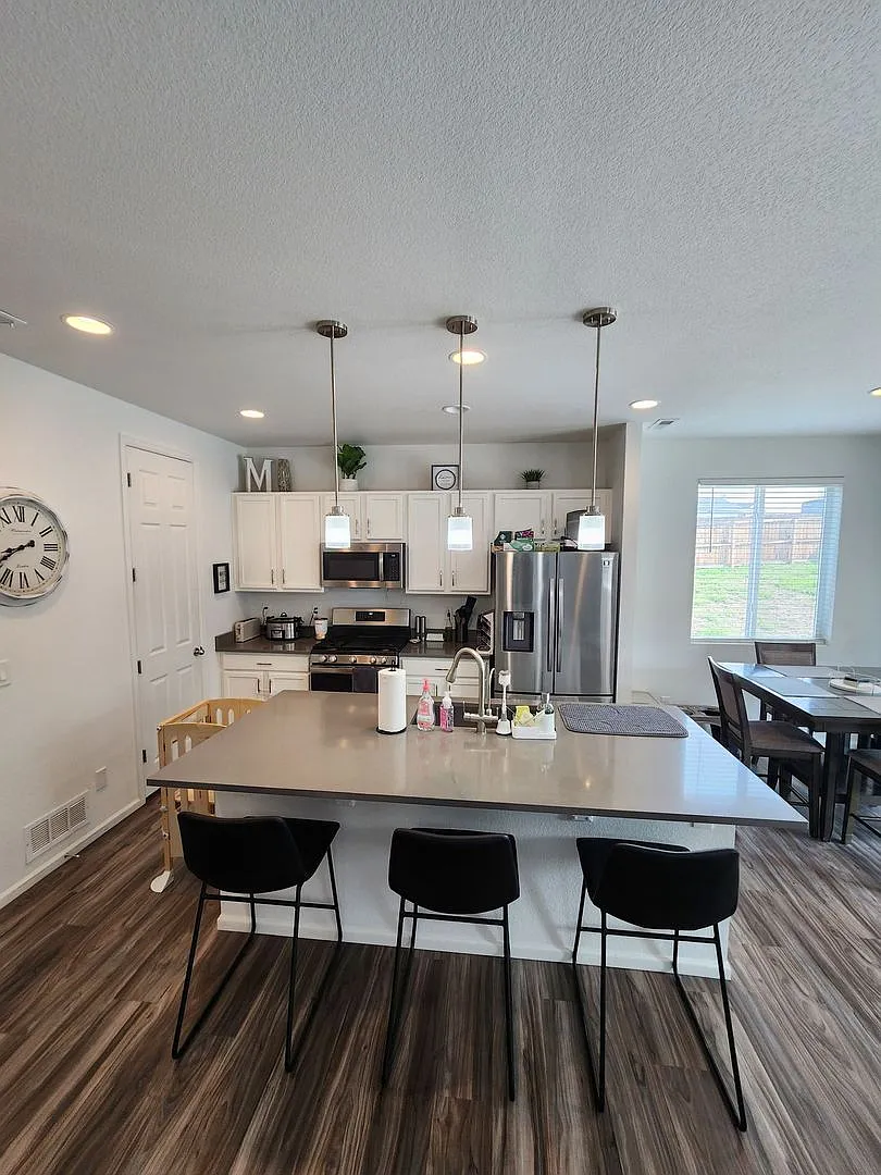 Beautiful 3-Bed, 3-Bath Home on a Spacious Corner Lot! — Photo 4