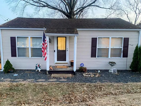 2433 Ridgecrest Dr, Arnold, MO 63010