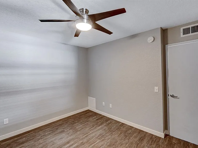West Fifth Apartments — Photo 56