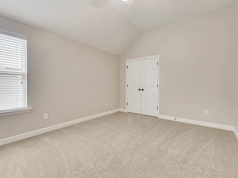 127 Radcliff Dr — Photo 41