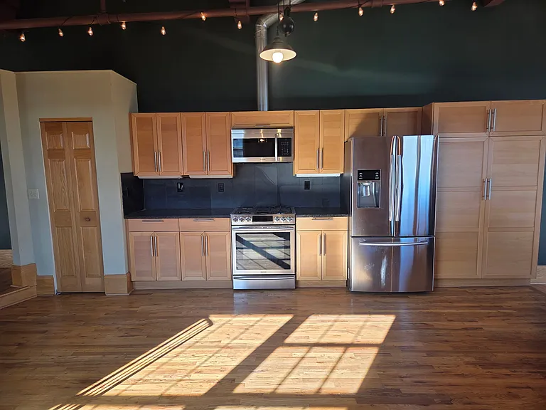 1667 E 40th St #3G — Photo 7