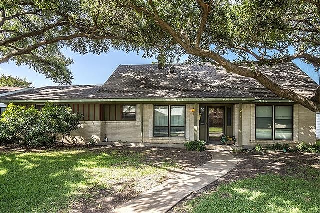 1st image of 2416 Catalina Dr