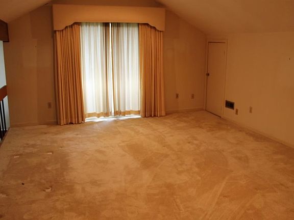 3rd image of 57 Fairway Dr