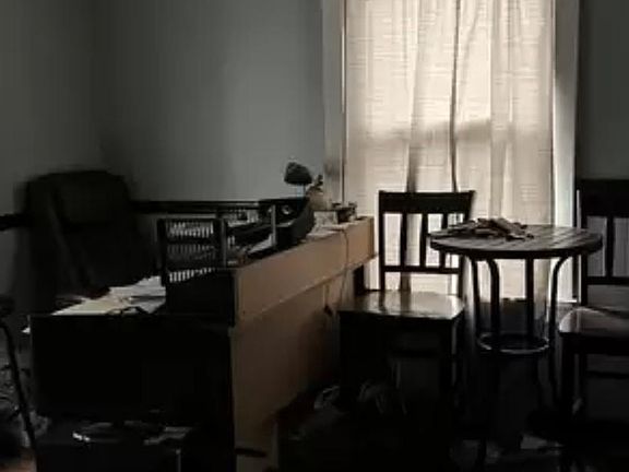5th image of 114 Ontario St