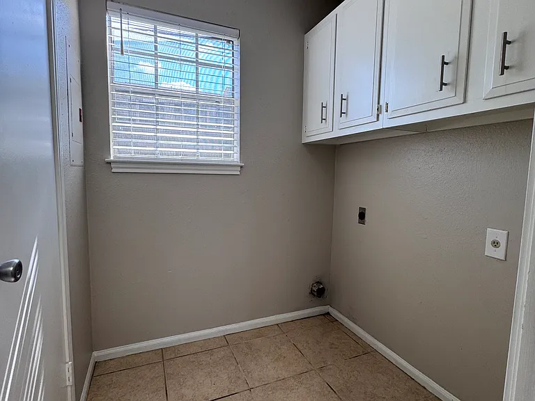 9280 Glen Meadow Ln — Photo 10