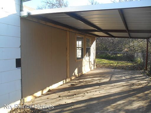 4th image of 1604 N Oak Ave