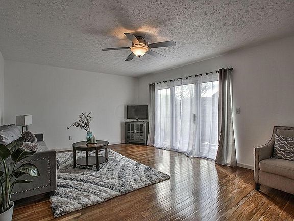 4th image of 2125 Brookbank Dr