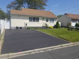 207 Kellum St, West Babylon, NY 11704