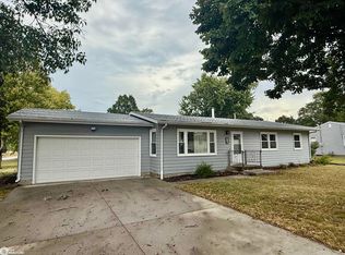 910 W Adams St, Jefferson, IA 50129