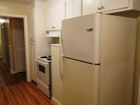4th image of 923 Brookhaven Dr