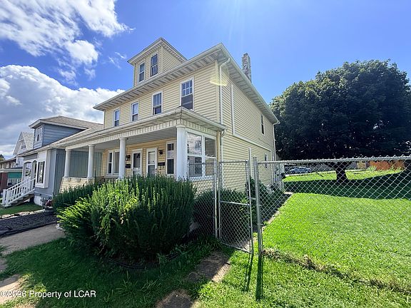 3rd image of 412 Muir Ave