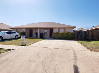 1709 Windward Dr #A, Hampshire, IL 60140