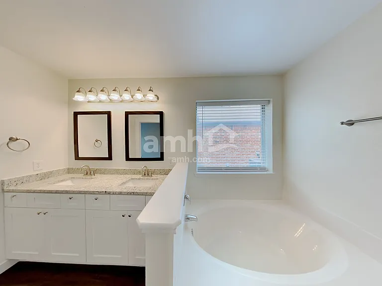 120 Jennings Dr — Photo 9
