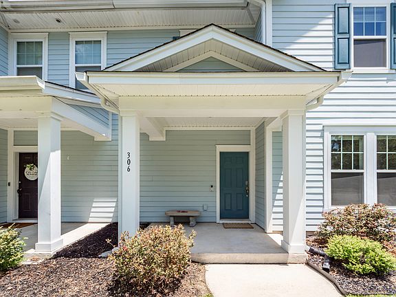 3rd image of 306 Parish Farms Dr