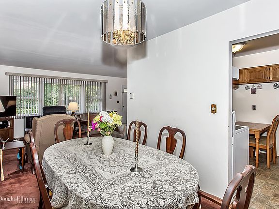 4th image of 30 Radcliff Ave