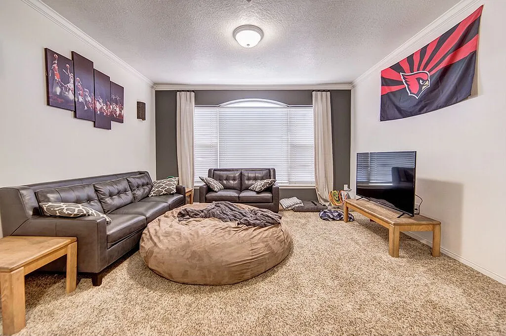 4 bed, $625 — Photo 2