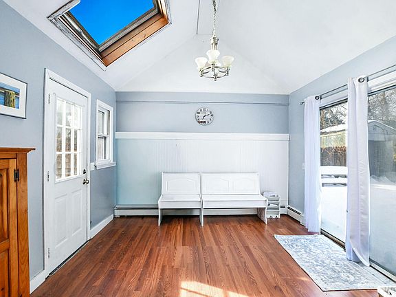 5th image of 22 Winsome Road