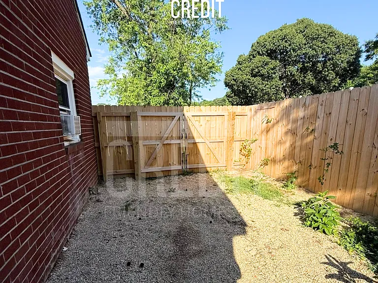 245 Bannon Ct — Photo 3