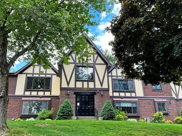 12 Royal Lake Dr APT 7, Braintree, MA 02184