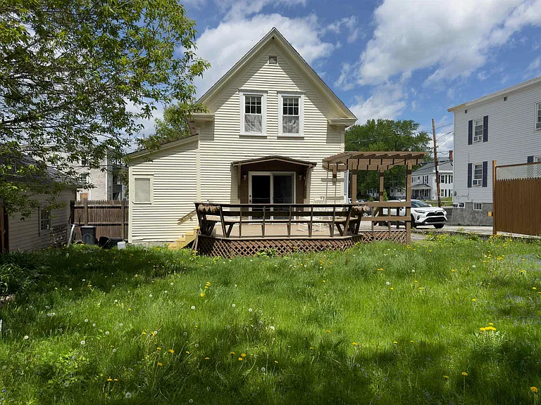 246 E Mason St — Photo 6