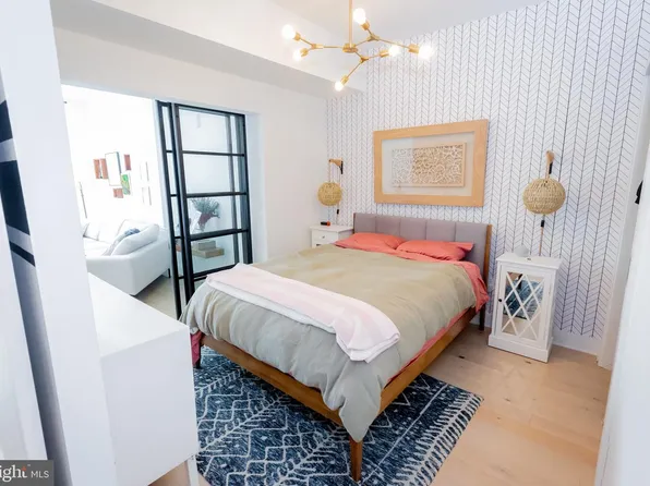 1211 Van St SE #1210, Washington, DC 20003