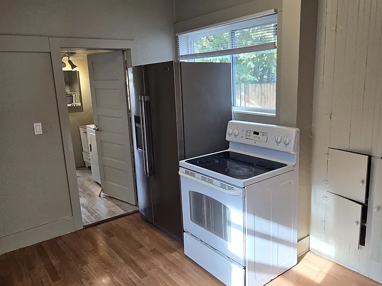 428 NW 16th St #A — Photo 3