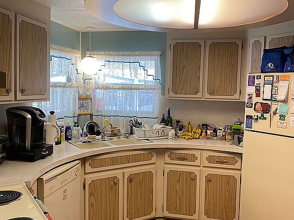 4th image of 283 Blue Beard Dr