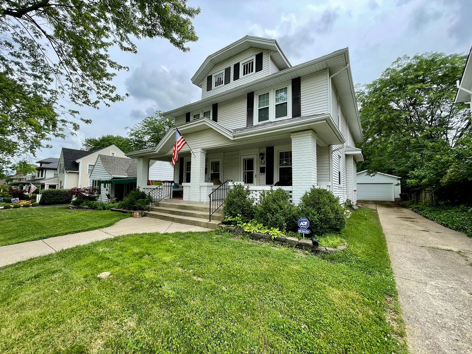 14 Wiltshire Blvd — Photo 2