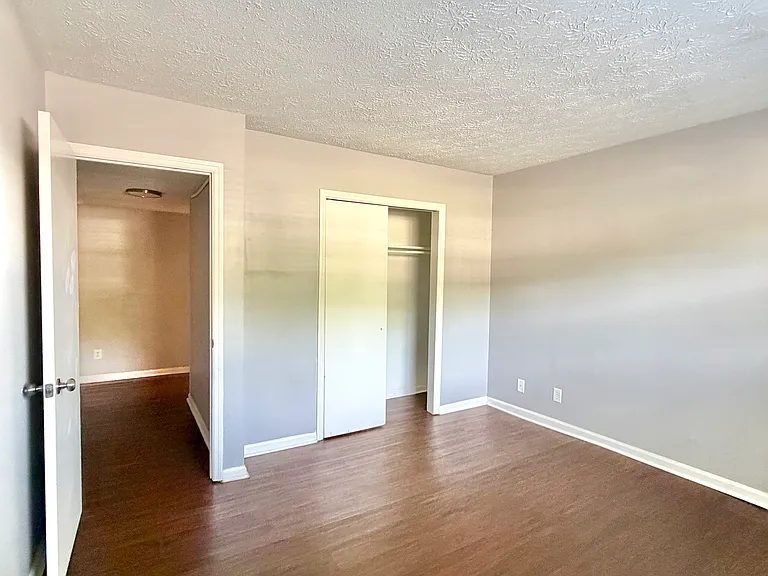 163 Lakeshore Dr #2 — Photo 8