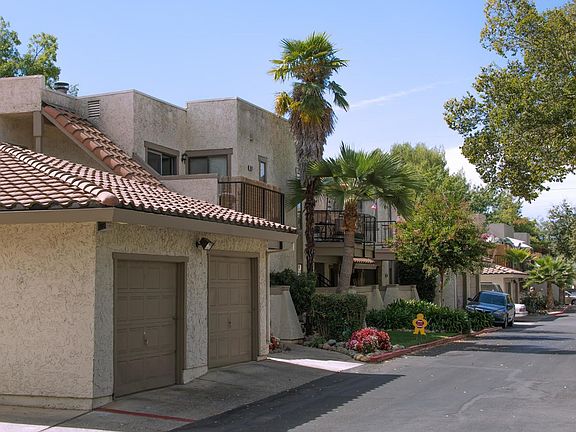 3rd image of 8060 Via De Palmas Ln APT 1