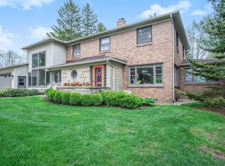 894 S Shore Dr, Holland, MI 49423