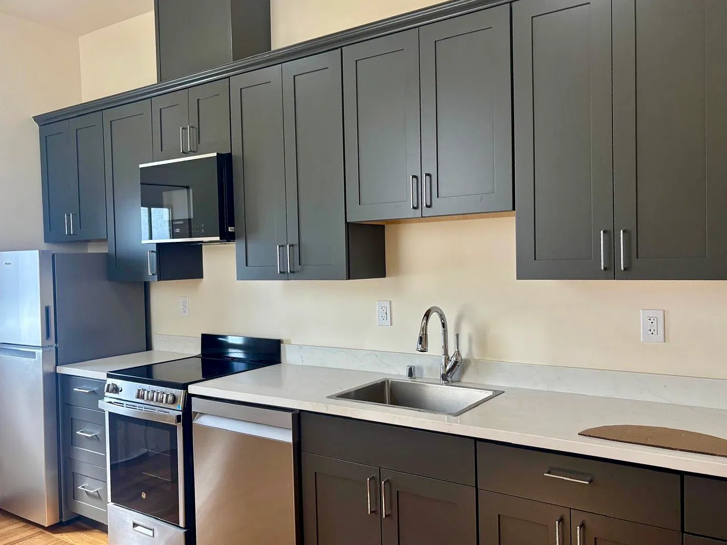 1 bed, 700 sqft, $3,995 — Photo 4