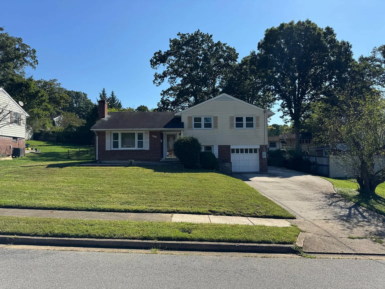 5959 Atteentee Rd — Photo 1